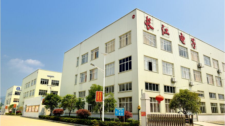 超純水機-婁底長江電子與成都奧邁科技簽訂超純水機購銷合同！